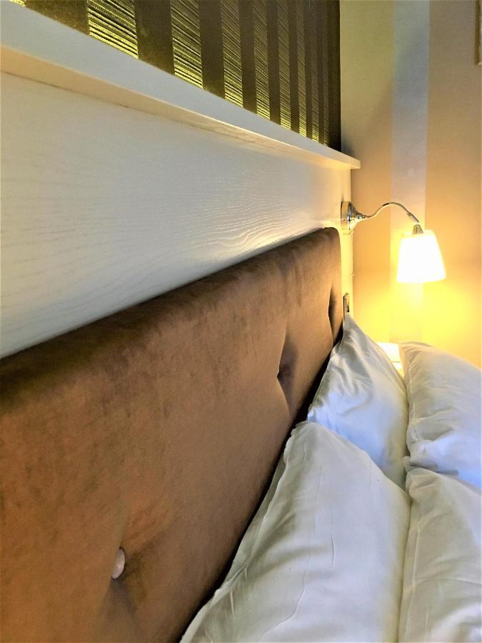 Astley Bank Hotel Дарвэн Экстерьер фото