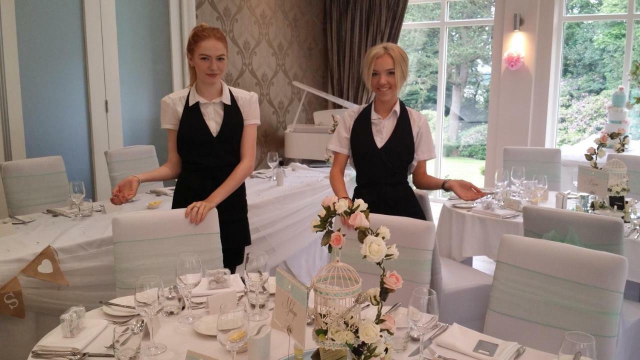 Astley Bank Hotel Дарвэн Экстерьер фото