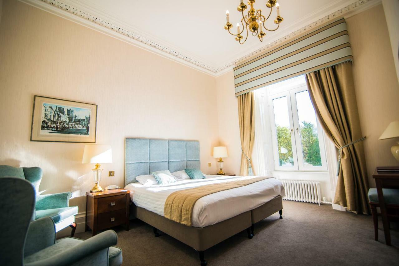 Astley Bank Hotel Дарвэн Экстерьер фото