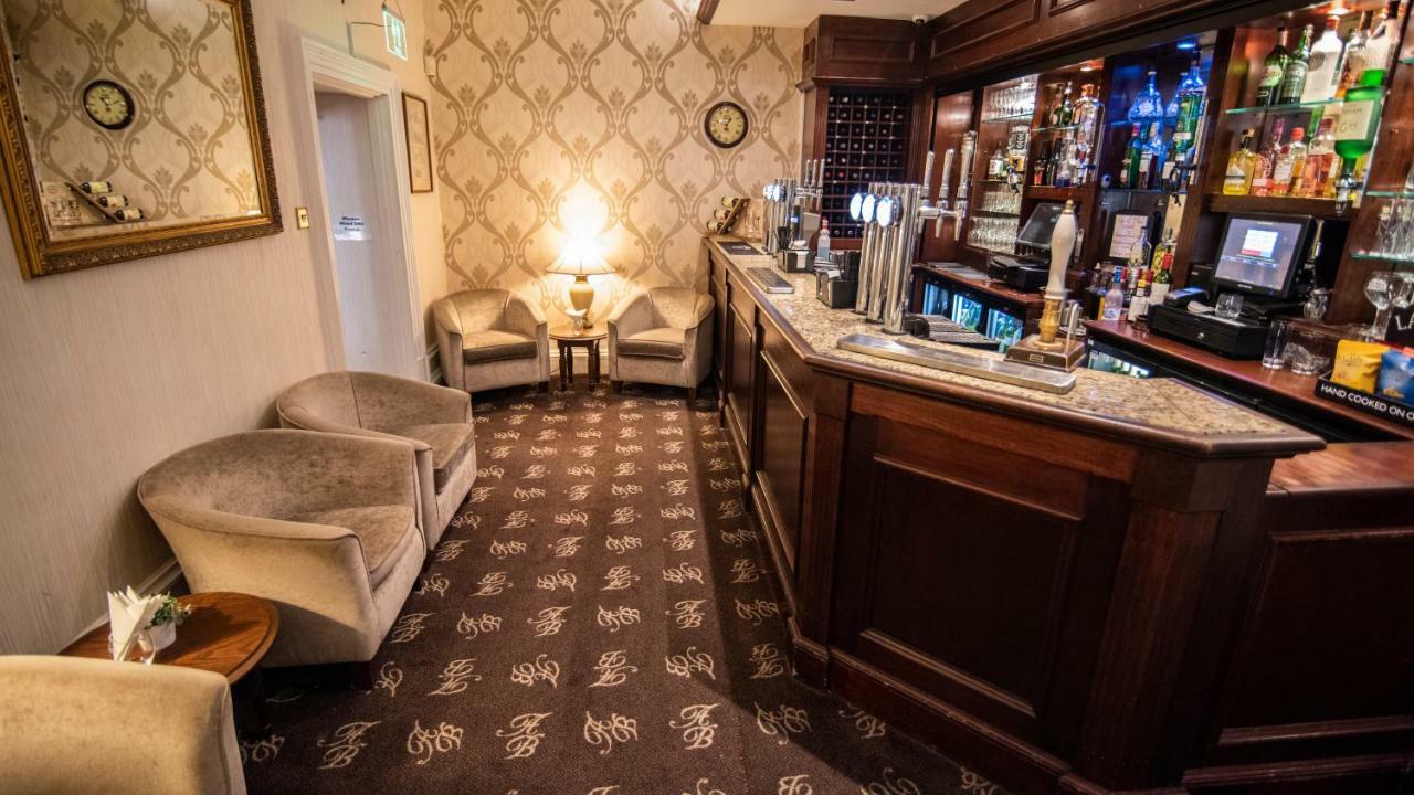 Astley Bank Hotel Дарвэн Экстерьер фото